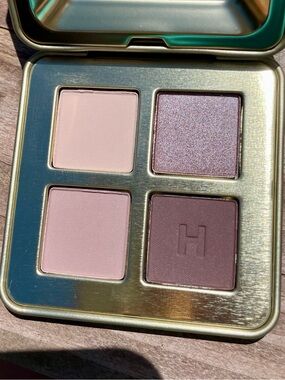 Hourglass Pink & Plum 4-Color Eyeshadow Palette BNIB